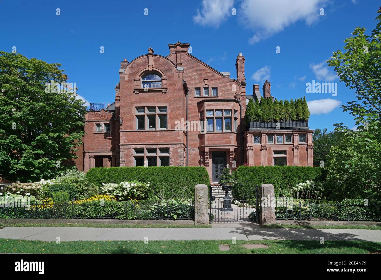 Il Fudger Mansion, costruito nel 1897 nel quartiere Rosedale di Toronto, ora convertito in sei appartamenti condominio Foto Stock