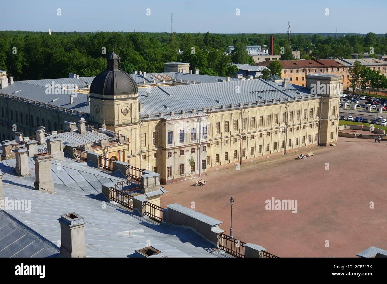 Giornata estiva e interessante escursione al Palazzo Gatchina Foto Stock