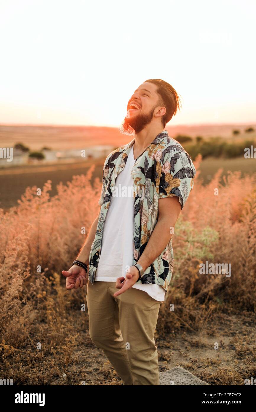 Abbigliamento casual uomo clearance estate