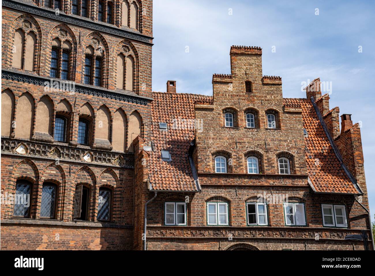 Lüebeck, S-H / Germania - 9 agosto 2020: Vecchi edifici storici nel centro della città di Lubecca Foto Stock