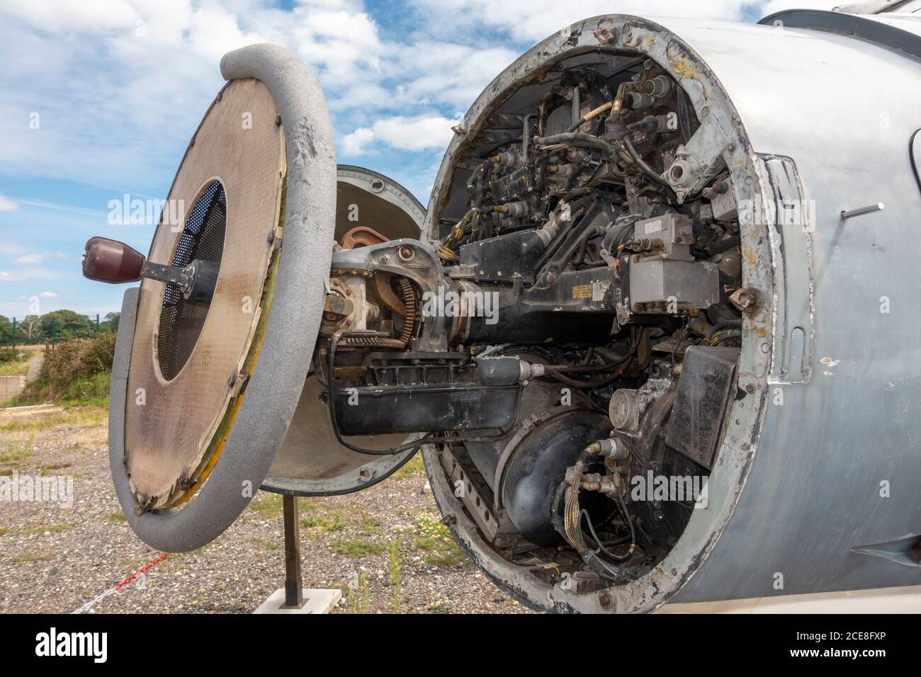 Dettaglio del radar nel cono di un De Havilland DH110 Sea Vixen FAW.2, in esposizione al De Havilland Museum, London Colney, UK. Foto Stock