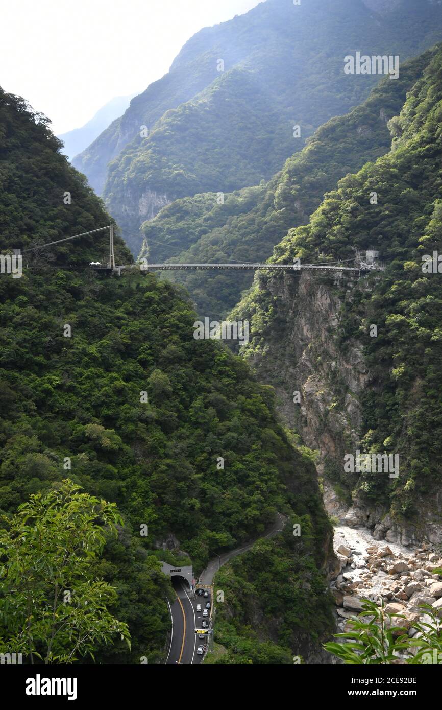 Ponte Mountain-Moon nella gola di Taroko a Taiwan Foto Stock