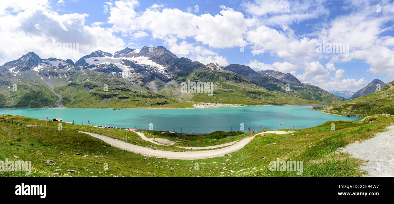 Suggestivo paesaggio al Lago Bianco vicino a St. Moritz in Engadina Foto Stock