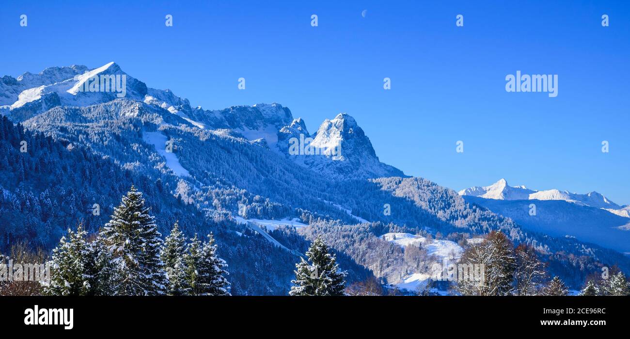 Inverno idilliaco nella regione di Zugspitz in baviera Foto Stock