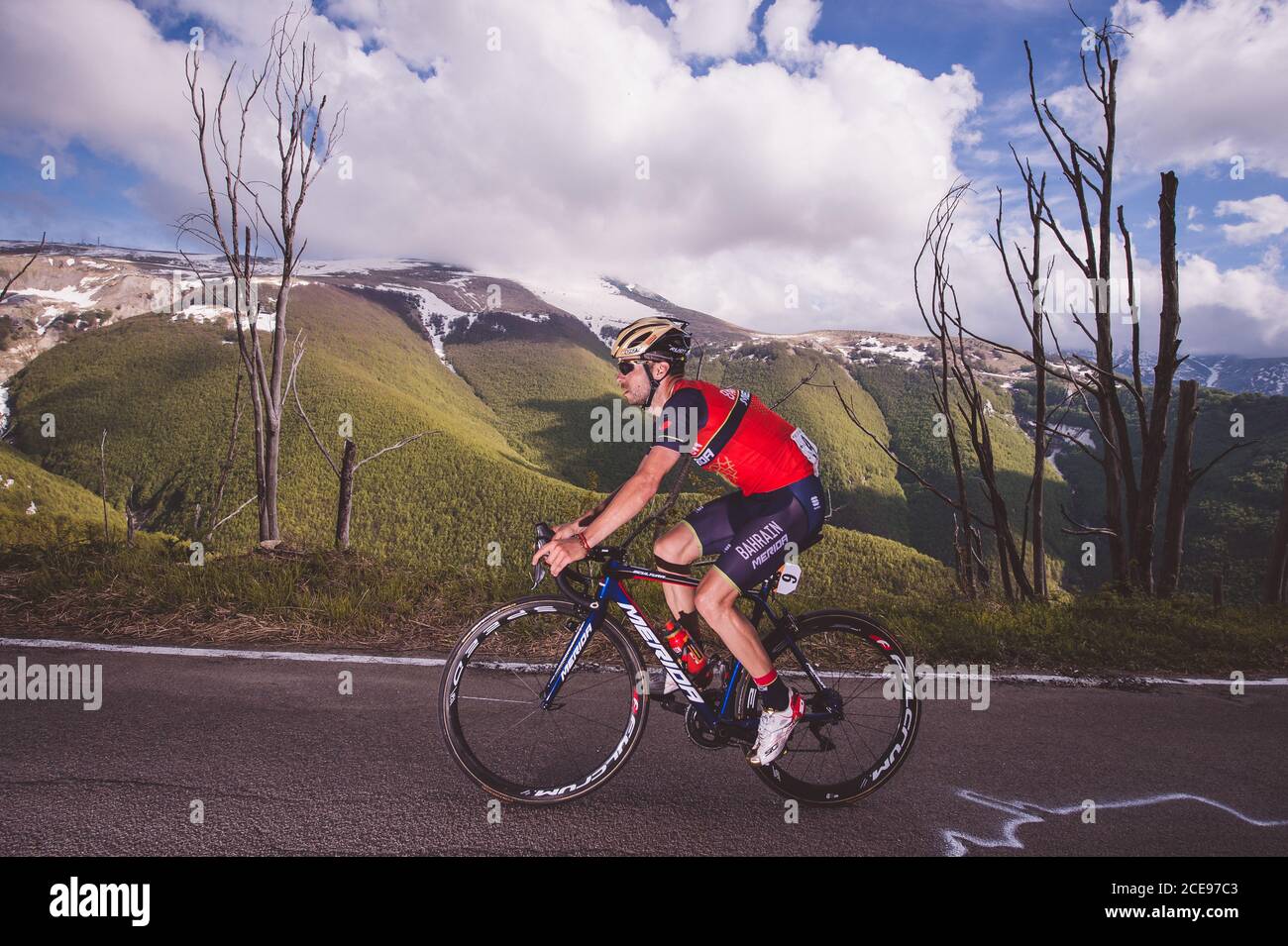 Giro d'Italia Stage 9 Montenero di Bisaccia a Blockhaus, Italia. 14 maggio 2017. Giovanni Visconti. Foto Stock
