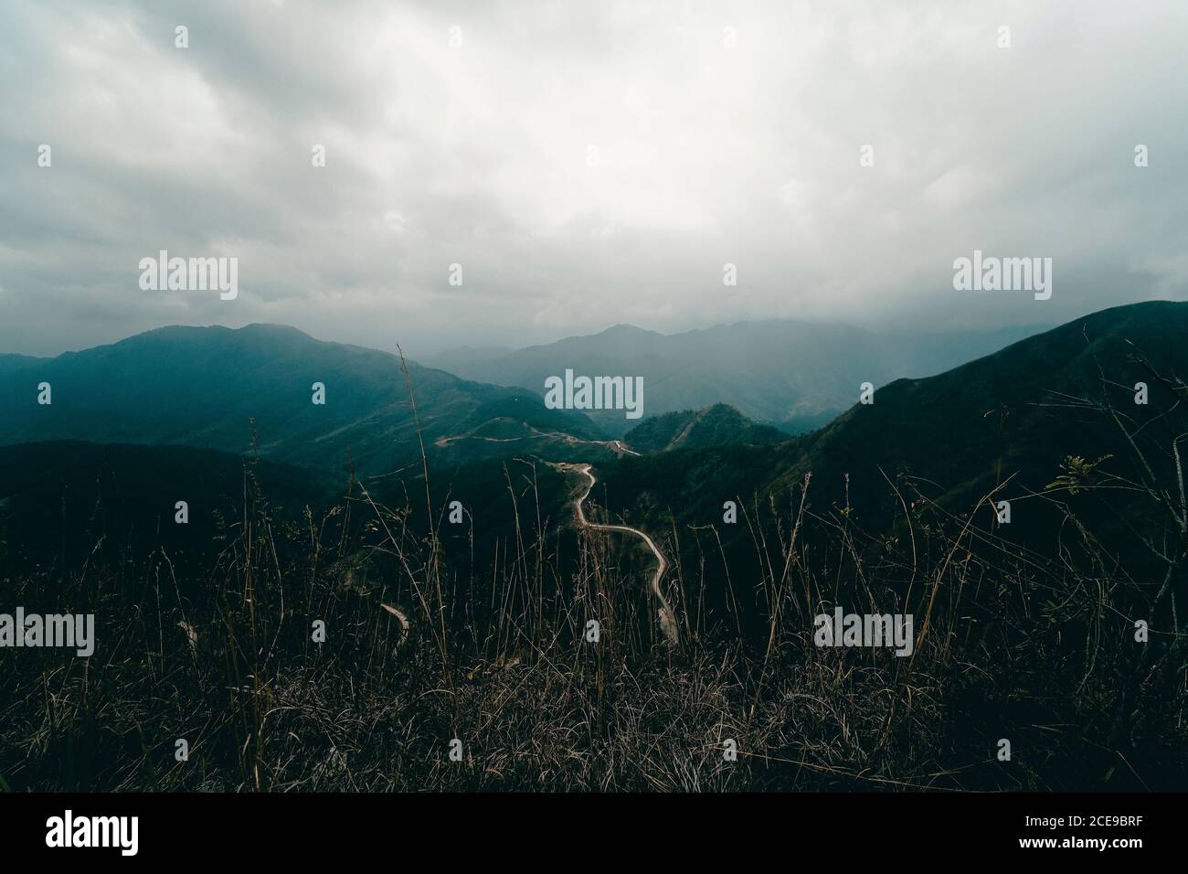 Immagine panoramica dell'area montana di Binh Lieu nella provincia di Quang Ninh, nel nord-est del Vietnam. Questa è la regione di confine del Vietnam - Cina. Foto Stock