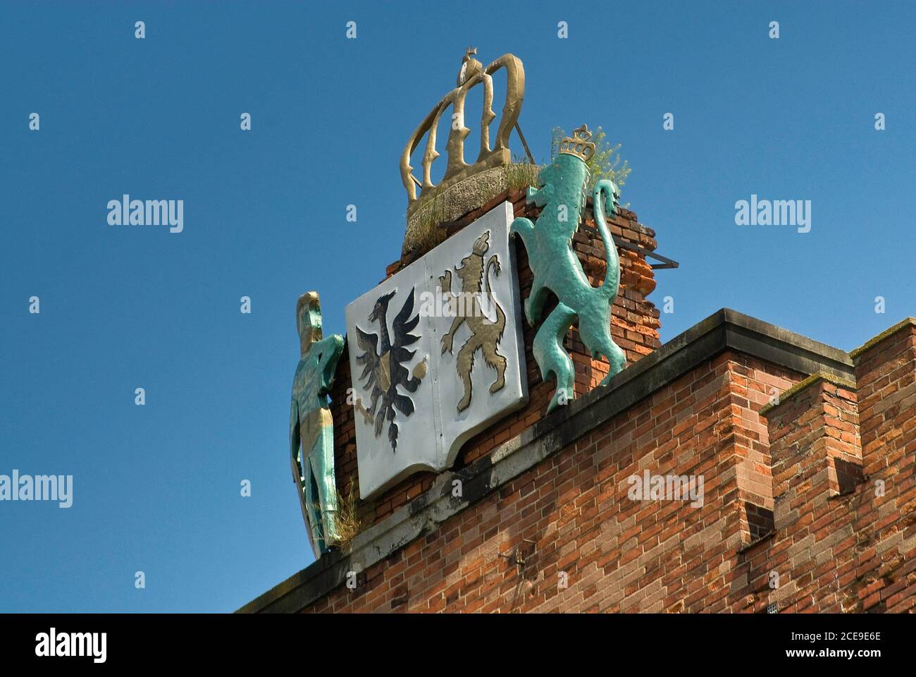 Cartouche con stemma al Castello di Kamieniec Ząbkowicki nella bassa Slesia, Polonia Foto Stock