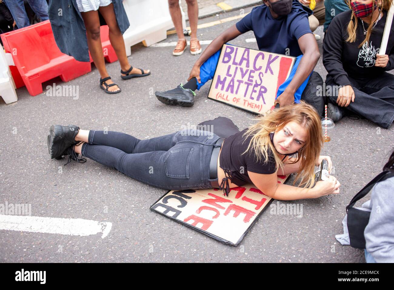Londra, Regno Unito. 30 agosto 2020. Milioni di persone marciano da Notting Hill a Marble Arch. Protestare contro la brutalità della polizia negli Stati Uniti e nel Regno Unito Credit: Neil Foto Stock