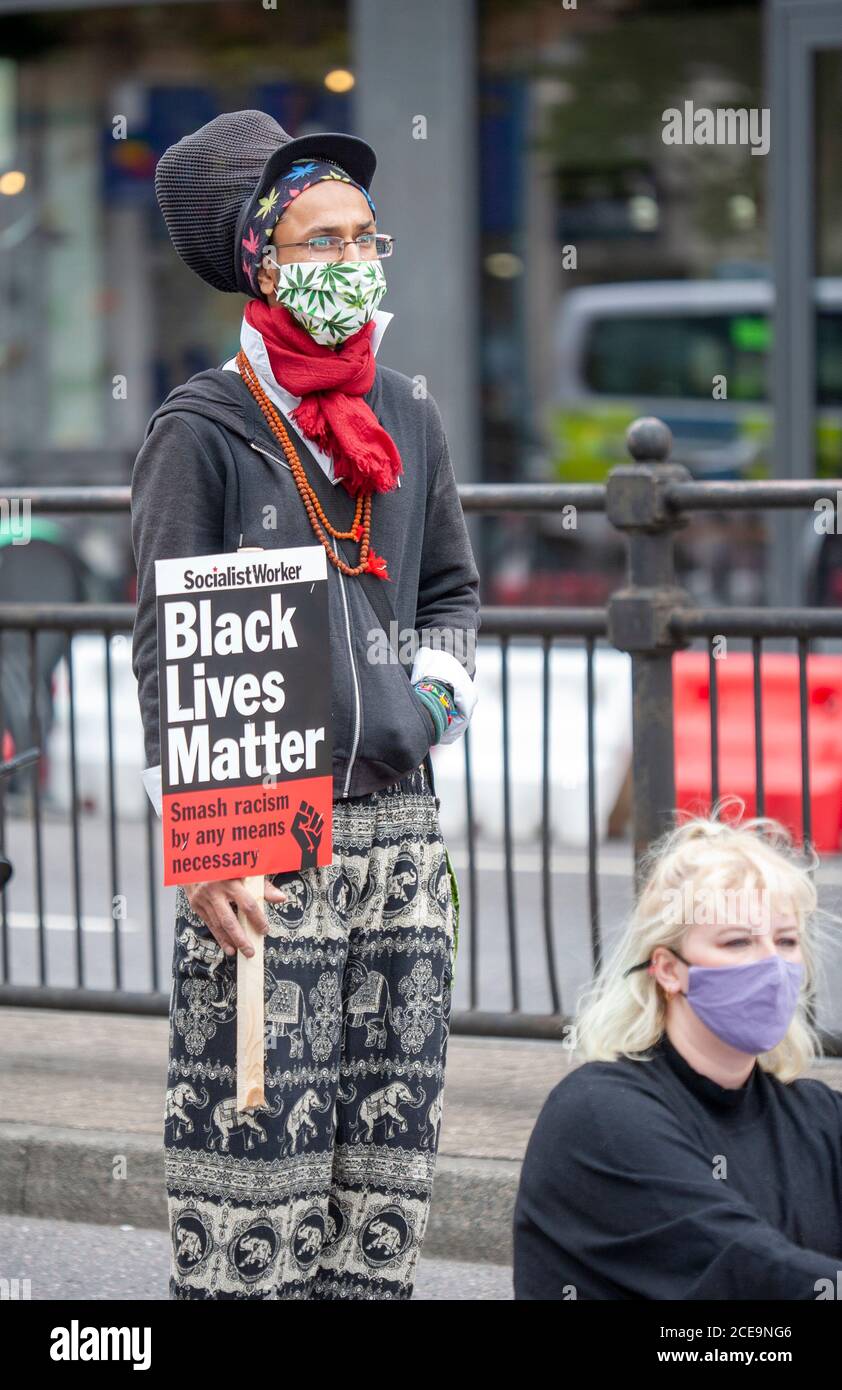 Londra, Regno Unito. 30 agosto 2020. Milioni di persone marciano da Notting Hill a Marble Arch. Protestare contro la brutalità della polizia negli Stati Uniti e nel Regno Unito Credit: Neil Foto Stock