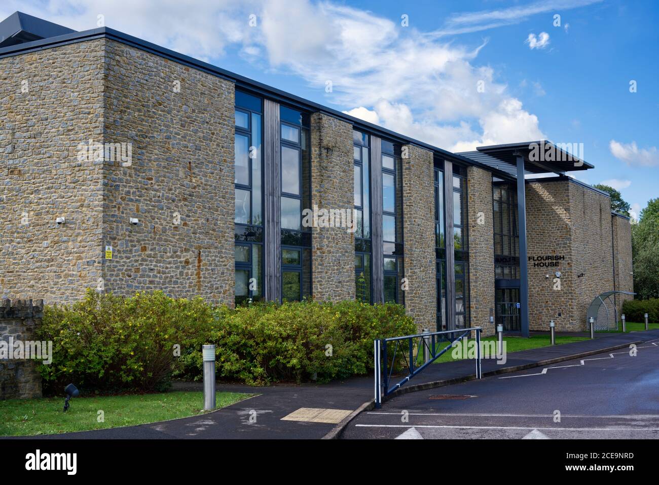Flourish House, un edificio di uffici del gruppo Aster altamente sostenibile situato a Cathedral Park, Wells, Somerset Foto Stock