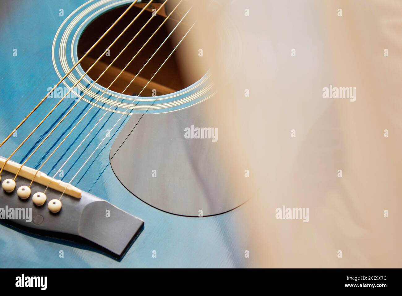 Dettaglio della chitarra classica con profondità di campo Foto Stock