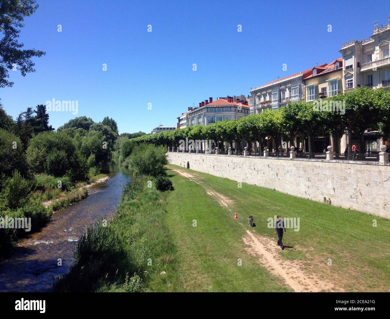 Rio Arlanzon a su paso por Burgos capitale Foto Stock
