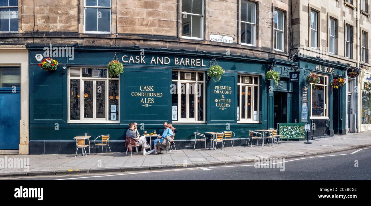 Pub Cask and Barrel, Broughton Street, Edimburgo, Scozia, Regno Unito. Foto Stock