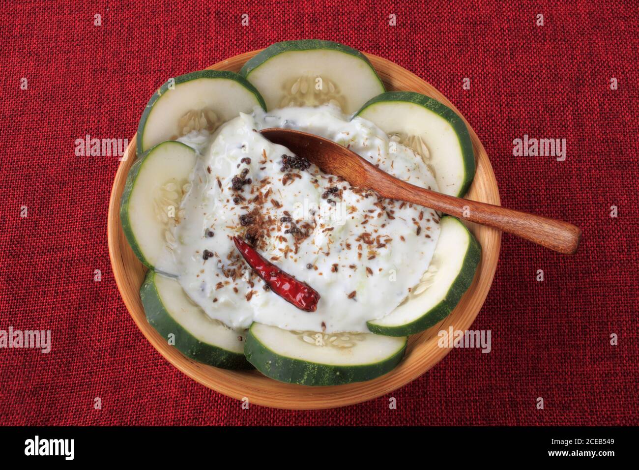 Raita di cetrioli, contorno di yogurt dell'Asia meridionale, Foto Stock