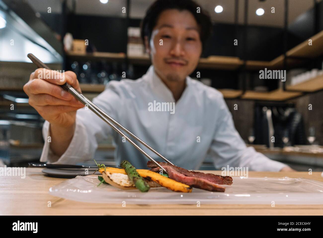 Cucina chef nel ristorante Foto Stock