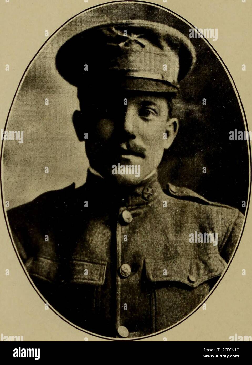 . La scuola di Lansdowne e la guerra mondiale. Charles Anthony Brockmeyer arruolò il 23 luglio 1917, inBattery A, 108th Artillery, 28th Division, U. S. A. fu intraining a Camp Hancock, Augusta, GA., e passò un anno d'oltremare. Era nelle battaglie di Fismes-Vesle (settore), Oise-Aisne offensiva, Mosa-Argonne offensiva, e Ypres-Lys offen-sive. Era anche in Belgio. 14 maggio 1919, fu dimesso. 33. William A. Brockmeyer arruolò nel N. G. P. 3 febbraio 1913. Riarruolati il 3 febbraio 1916. Era con il reggimento oldFirst sul confine messicano, e dopo il loro removaltto Camp Hancock, Augusta Foto Stock