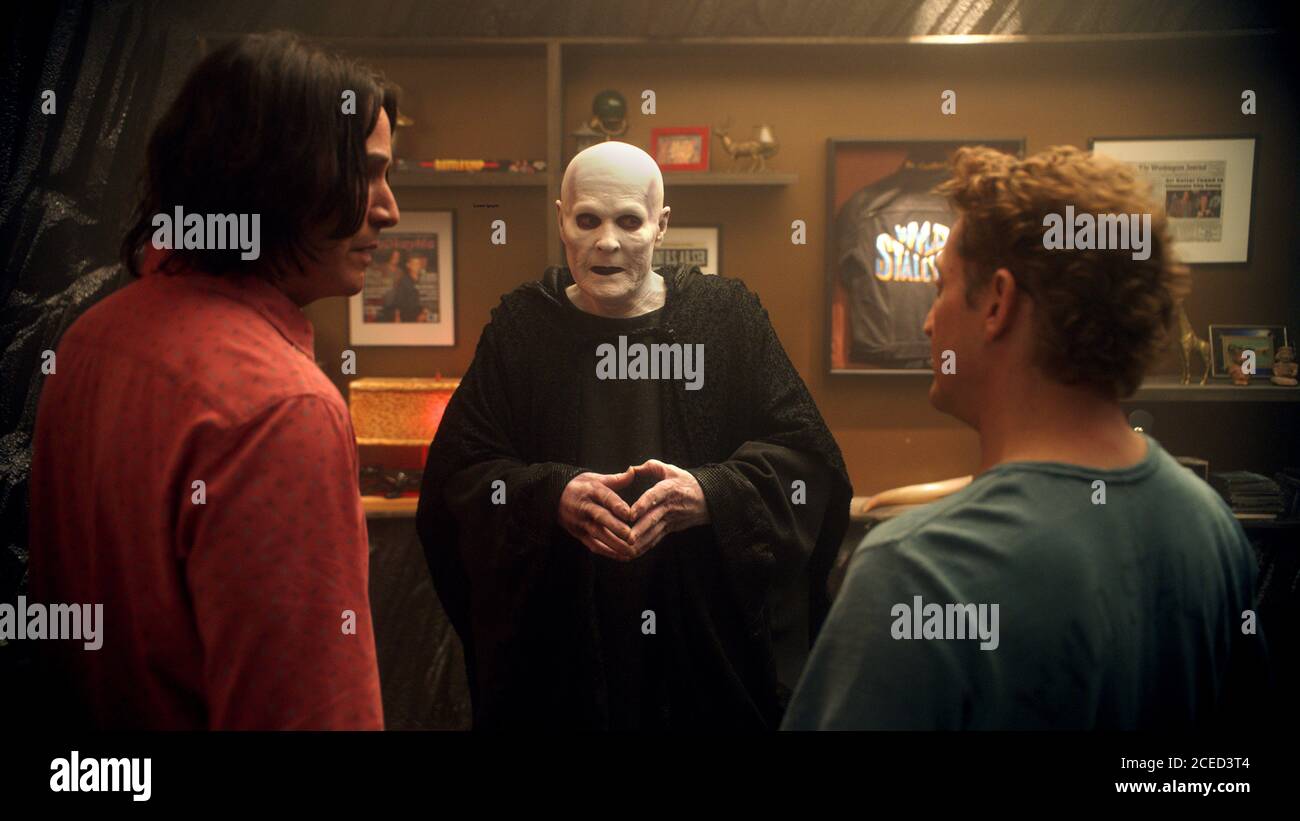 Bill & Ted Face The Music (2020) diretto da Dean Parisot e interpretato da Keanu Reeves, Alex Winter e William Sadler come Death. I WYLD Stallyns tornano in età media per compiere il loro destino. Foto Stock