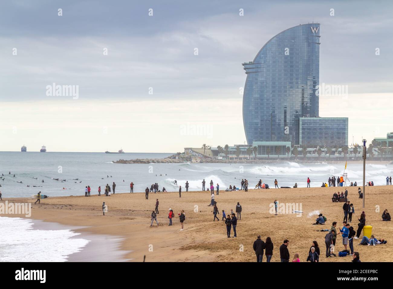 Playa de la città di Barceloneta Beach nel centro città di Barcellona, in Catalogna la regione della Spagna Foto Stock