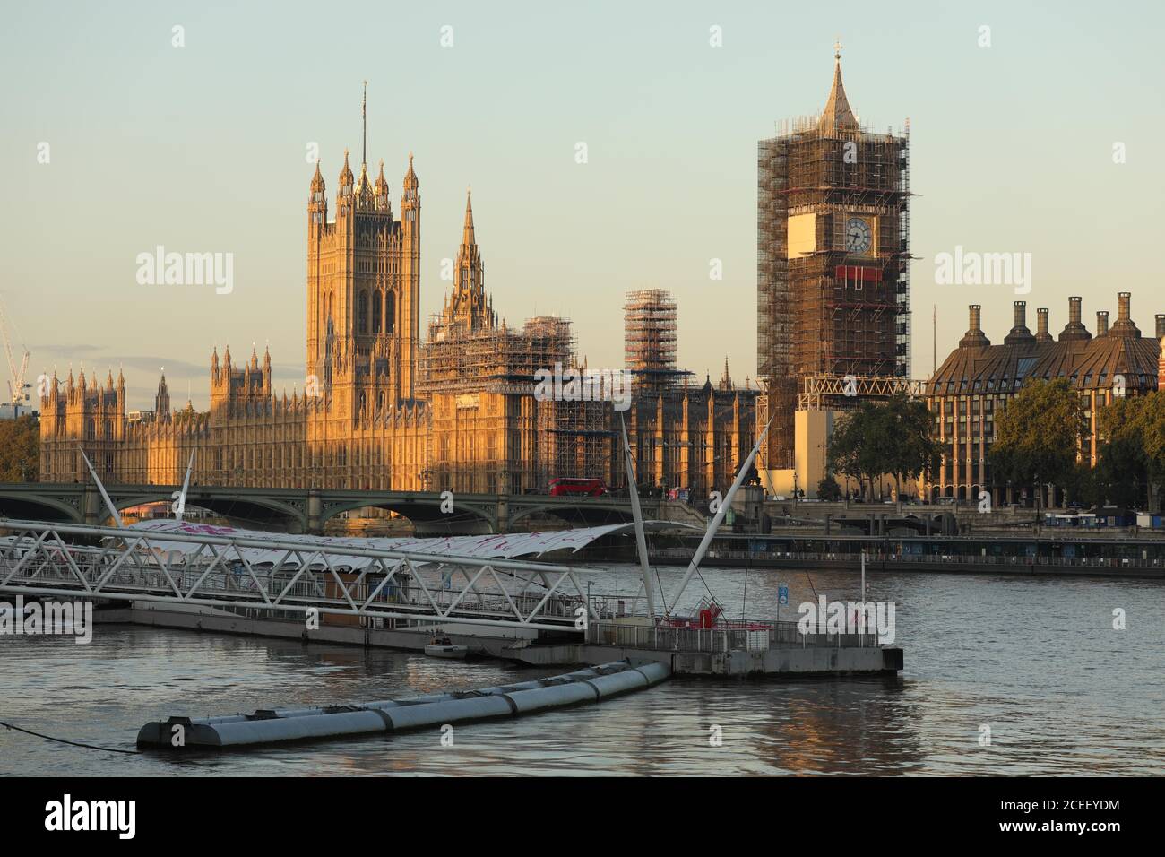 Londra, Regno Unito. 1 settembre 2020. Foto scattata il 1 settembre 2020 mostra una visione generale delle Camere del Parlamento quando la Camera dei Comuni ritorna dalla pausa estiva, a Londra, Gran Bretagna. Credit: Tim Ireland/Xinhua/Alamy Live News Foto Stock