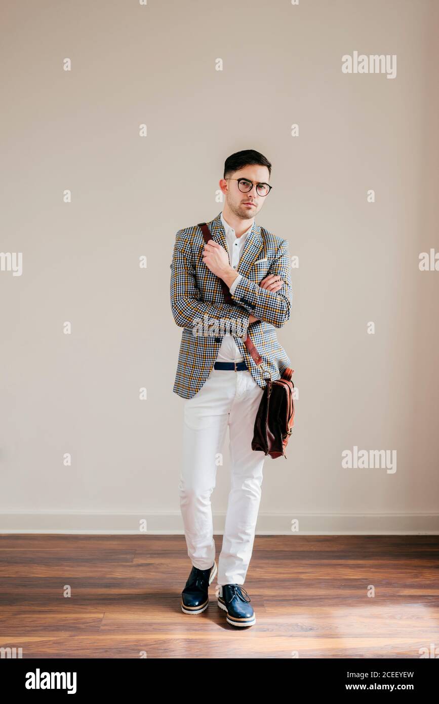 Uomo elegante con giacca casual Foto Stock