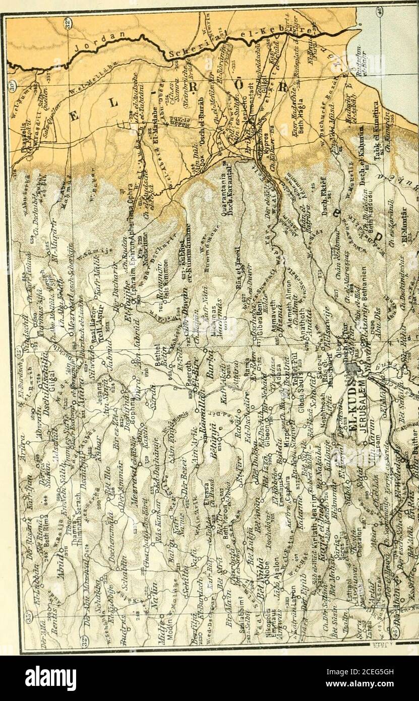 . Palästina und Syrien : die Hautroten Mesopotamiens und Babyloniens die Insel Cypern; Hanbuch für Reisende, con mappe e piani. E und weitläufige unregelmäßise Hofräume. Die .Stiftung des Klosters wird der Kaiserin Helena zugeschrieben; nachanderer Überlieferung dem ersten christlichen Kaiser von Grusien, Jlirian(265-312), einem der drei Könige, die über dem Innern Portal der Kirchedestellt sind. JedenFalls ist es vorislamisch; Mitte des xi. Jahrb. Wurdees neu gebaut. In der Kreuzfahrerzeit blieb es im Besitz der Grusinen(Georgier). Unter Beibar (1260 1277) wurde es ihnen genommen Foto Stock