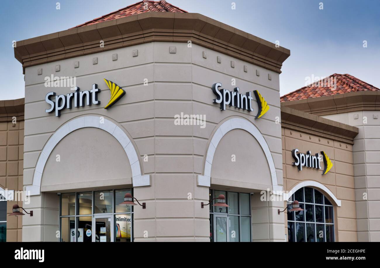 Houston, Texas/USA 03/25/2020: Esterno del negozio Sprint a Houston, Texas. Fondato nel 1899 è ora di proprietà di T-Mobile. Foto Stock