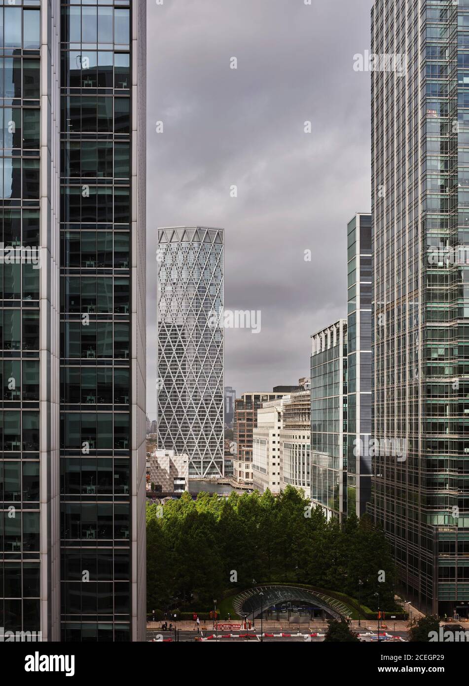 Vista elevata da est con facciate contestuali. Terranova Tower, Londra, Regno Unito. Architetto: Horden Cherry Lee Architects Ltd, 2020. Foto Stock