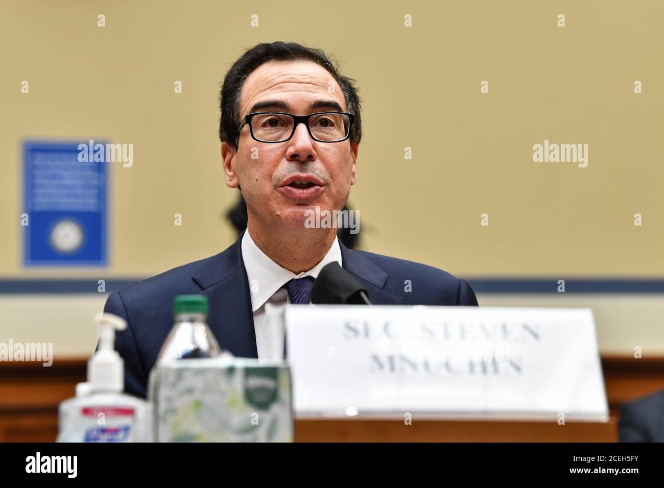 Washington, Stati Uniti. 01 settembre 2020. Il Segretario DEL Tesoro AMERICANO Steven Mnuchin testimonia dinanzi alla sottocommissione di selezione della Camera sulla crisi di Coronavirus su Capitol Hill a Washington, DC il 1 settembre 2020. Foto in piscina di Nicholas Kamn/UPI Credit: UPI/Alamy Live News Foto Stock
