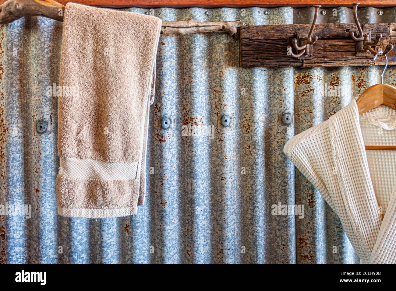 Bagno in outback chic al Bamurru Plains Lodge Foto Stock