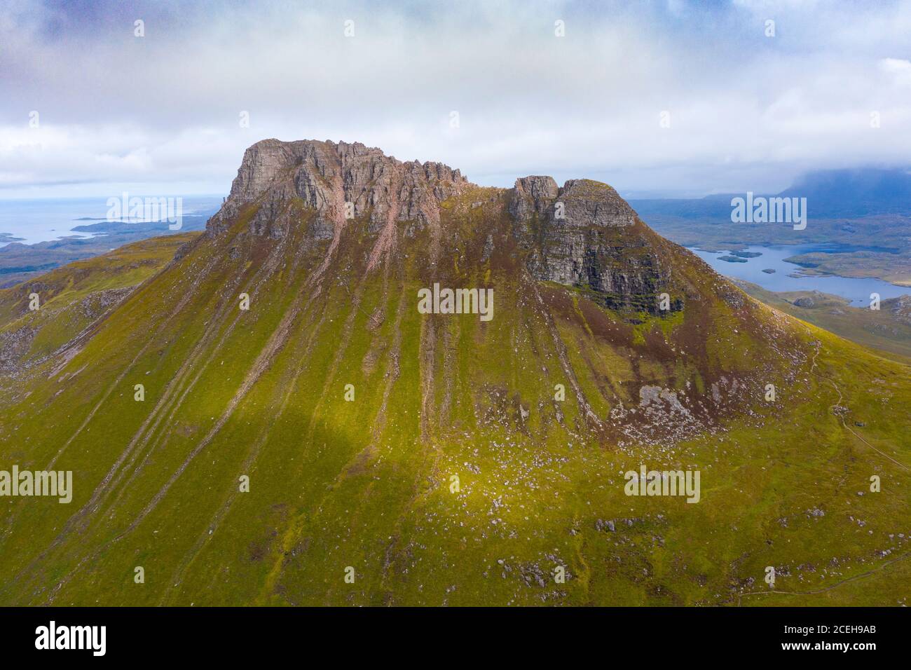 Vista della montagna Stac Pollaidh nella regione di Inverpolly, Sutherland, Scozia nord-occidentale Regno Unito Foto Stock