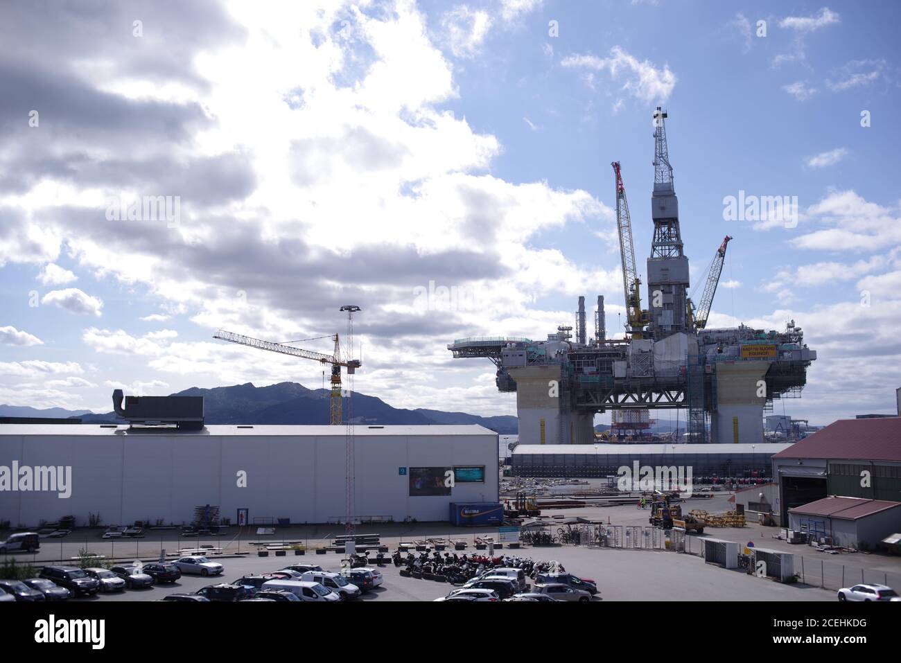 Equinor / Statoil platform Njord Block 6407/10 in Kvaerner Stord Leirvik yard, Norvegia / Norge / Noreg Foto Stock