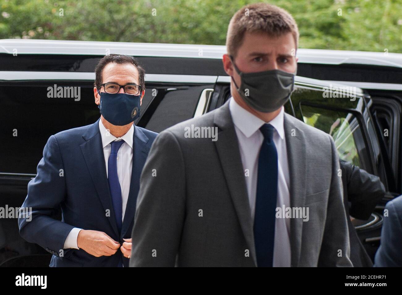 Steven Mnuchin, Segretario DEL Tesoro AMERICANO, arriva al Rayburn House Office Building a Capitol Hill, per testimoniare davanti a un sottocomitato di selezione della Camera sulla crisi di Coronavirus a Washington, DC., martedì 1 settembre 2020. Credit: Rod Lamkey/CNP | utilizzo in tutto il mondo Foto Stock