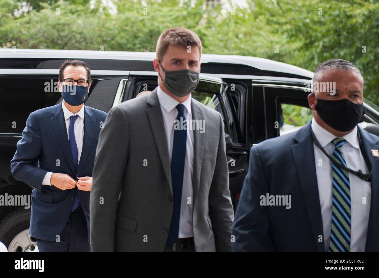 Steven Mnuchin, Segretario DEL Tesoro AMERICANO, arriva al Rayburn House Office Building a Capitol Hill, per testimoniare davanti a un sottocomitato di selezione della Camera sulla crisi di Coronavirus a Washington, DC., martedì 1 settembre 2020. Credit: Rod Lamkey/CNP | utilizzo in tutto il mondo Foto Stock