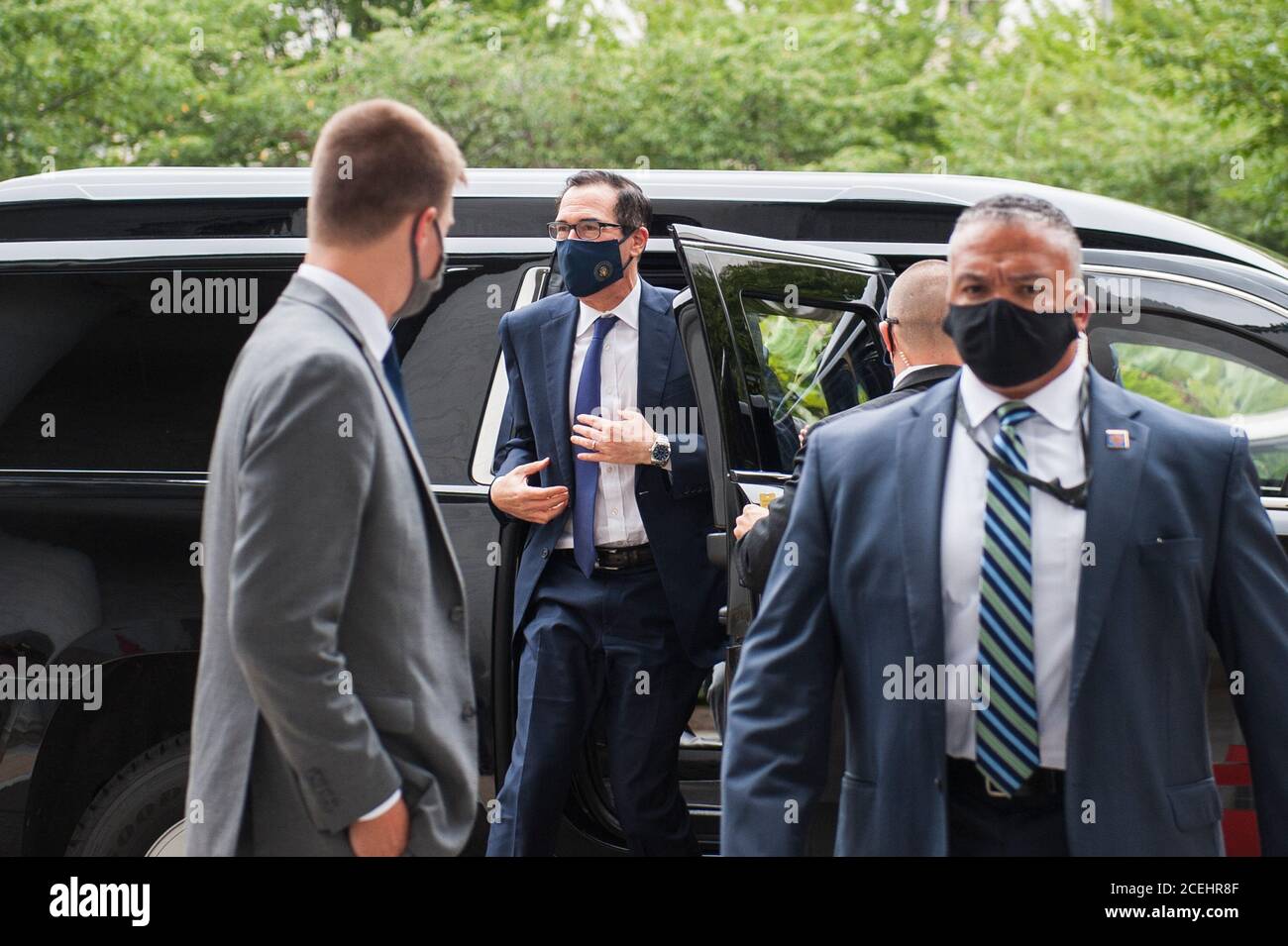 Steven Mnuchin, Segretario DEL Tesoro AMERICANO, arriva al Rayburn House Office Building a Capitol Hill, per testimoniare davanti a un sottocomitato di selezione della Camera sulla crisi di Coronavirus a Washington, DC., martedì 1 settembre 2020. Credit: Rod Lamkey/CNP | utilizzo in tutto il mondo Foto Stock