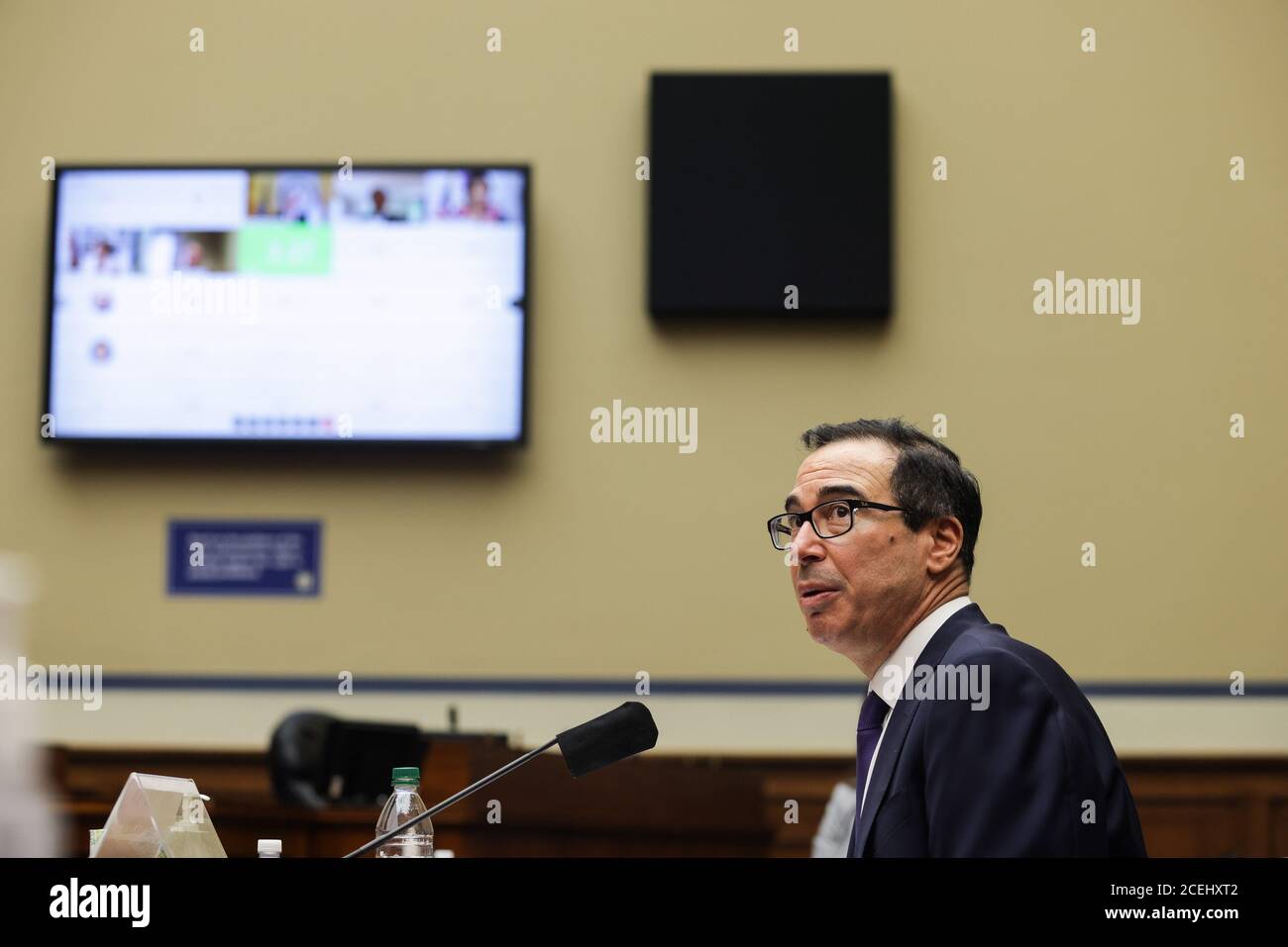 Washington, Stati Uniti. 01 settembre 2020. Il Segretario DEL Tesoro AMERICANO Steven Mnuchin testimonia dinanzi alla sottocommissione di selezione della Camera sulla crisi di Coronavirus su Capitol Hill a Washington, DC il 1 settembre 2020. Foto in piscina di Graeme Jennings/UPI Credit: UPI/Alamy Live News Foto Stock
