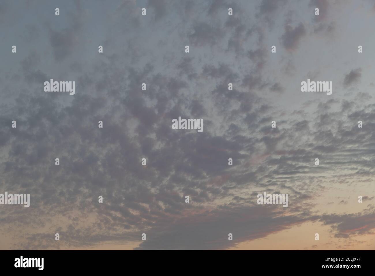 cielo e nuvole al tramonto immagine ad alta risoluzione Foto Stock