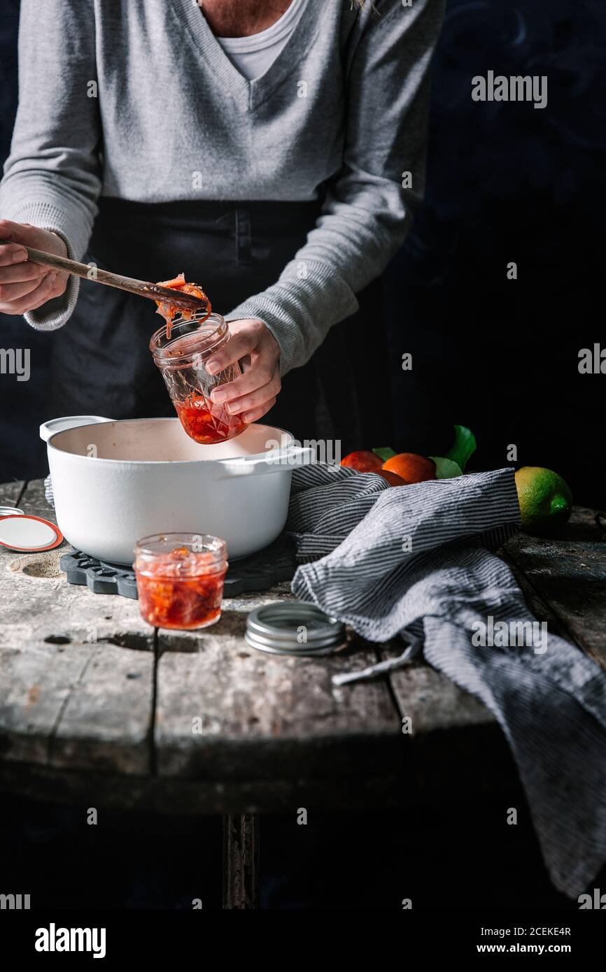 Ricetta di marmellata di arancia di sangue Foto Stock