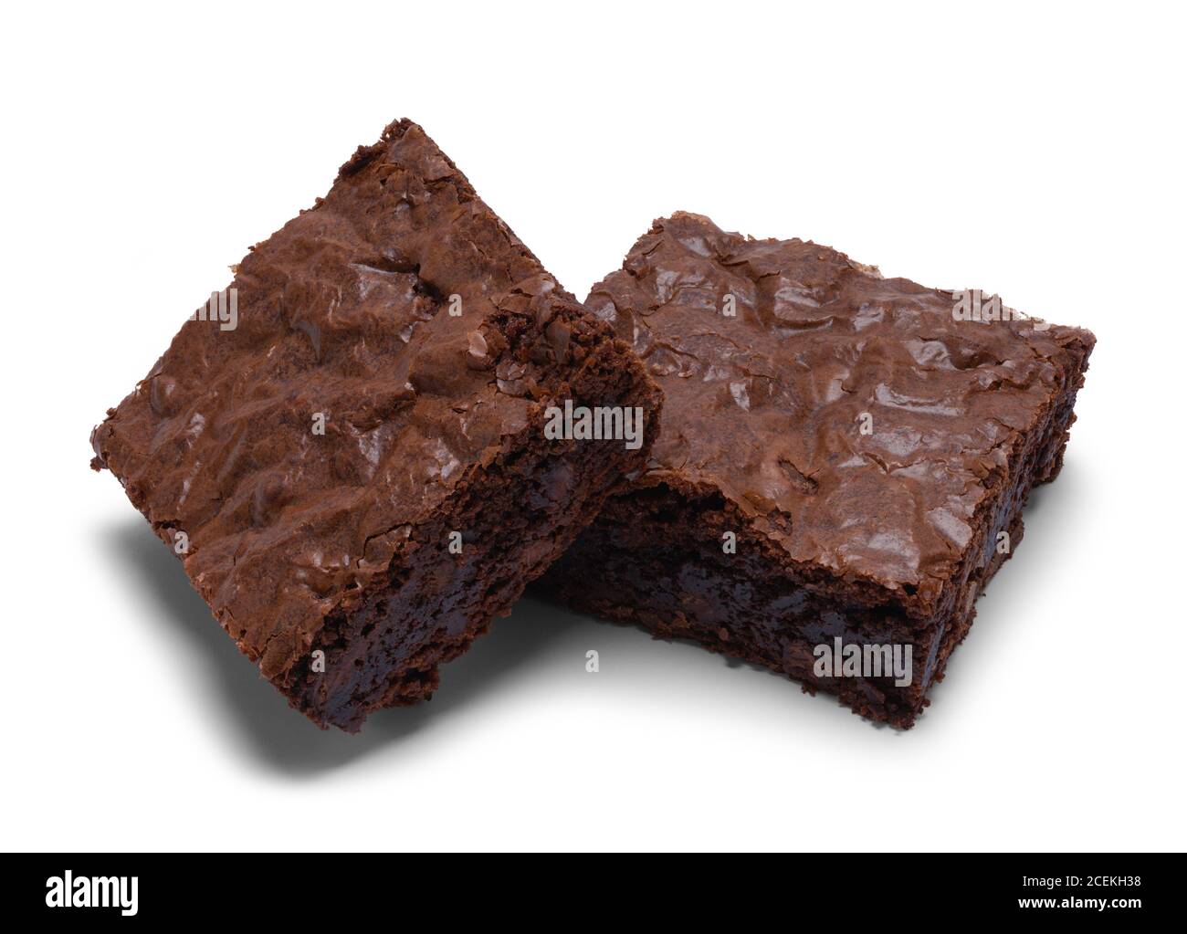 Due brownie al cioccolato isolate su sfondo bianco. Foto Stock