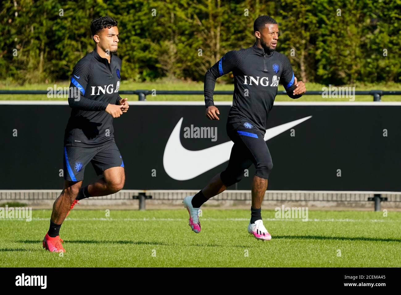 Owen Wijndal e Georginio Wijnaldum durante la formazione della squadra di calcio olandese il 1 settembre 2020 a Zeist, Olanda Foto di SCS/Sander Chamid/AFLO (HOLLAND OUT) Foto Stock