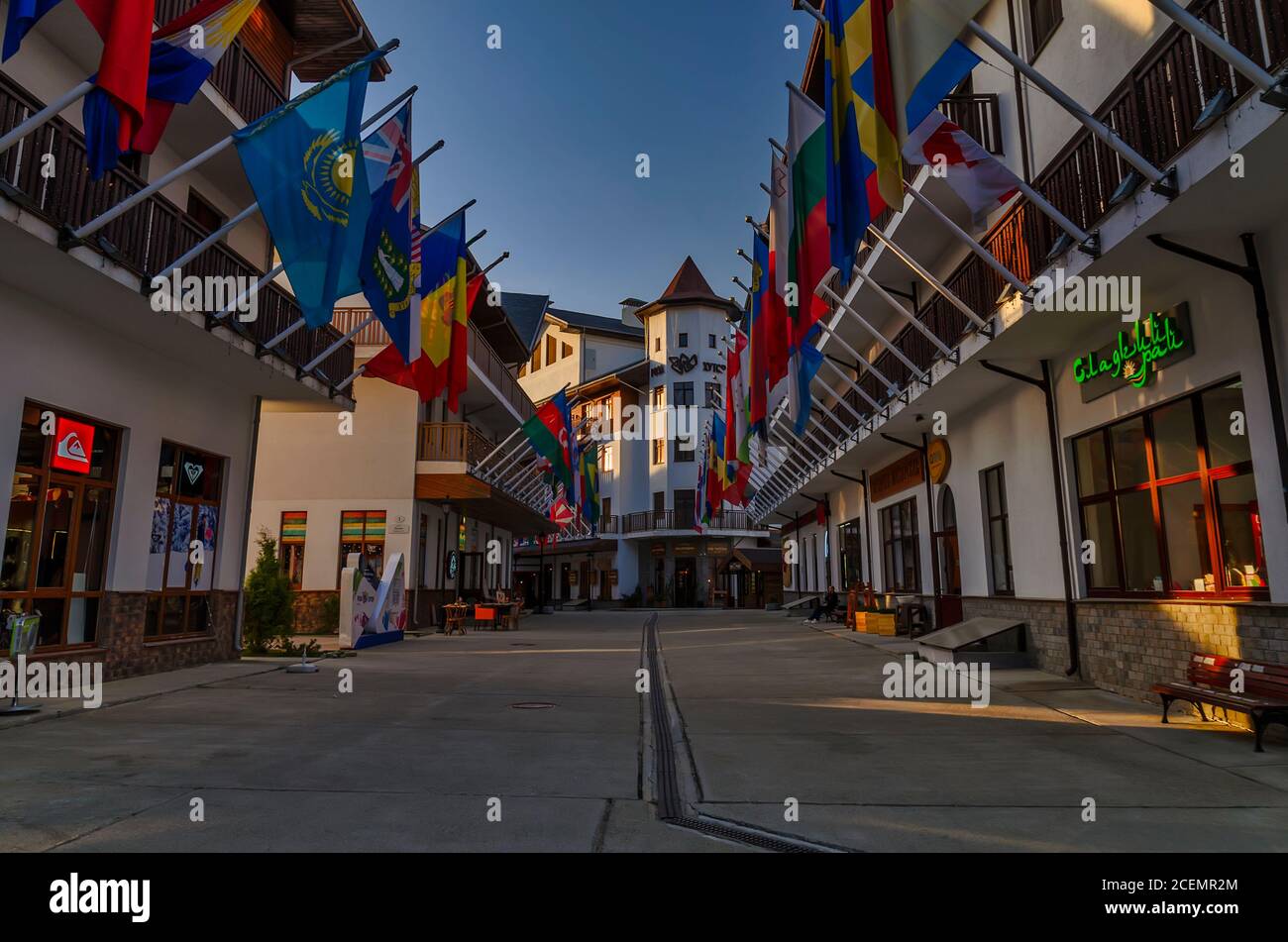 Vista sulla strada del complesso alberghiero di Roza Khutor Foto Stock