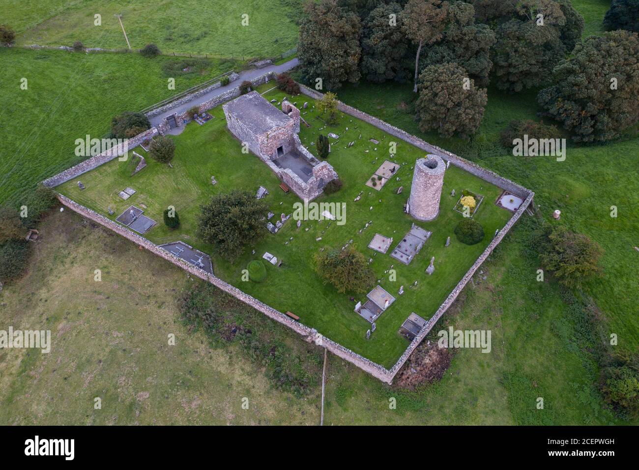 La tomba di Arthur Guinness e il cimitero di Oughterard nella contea di Kildare, Irlanda Foto Stock