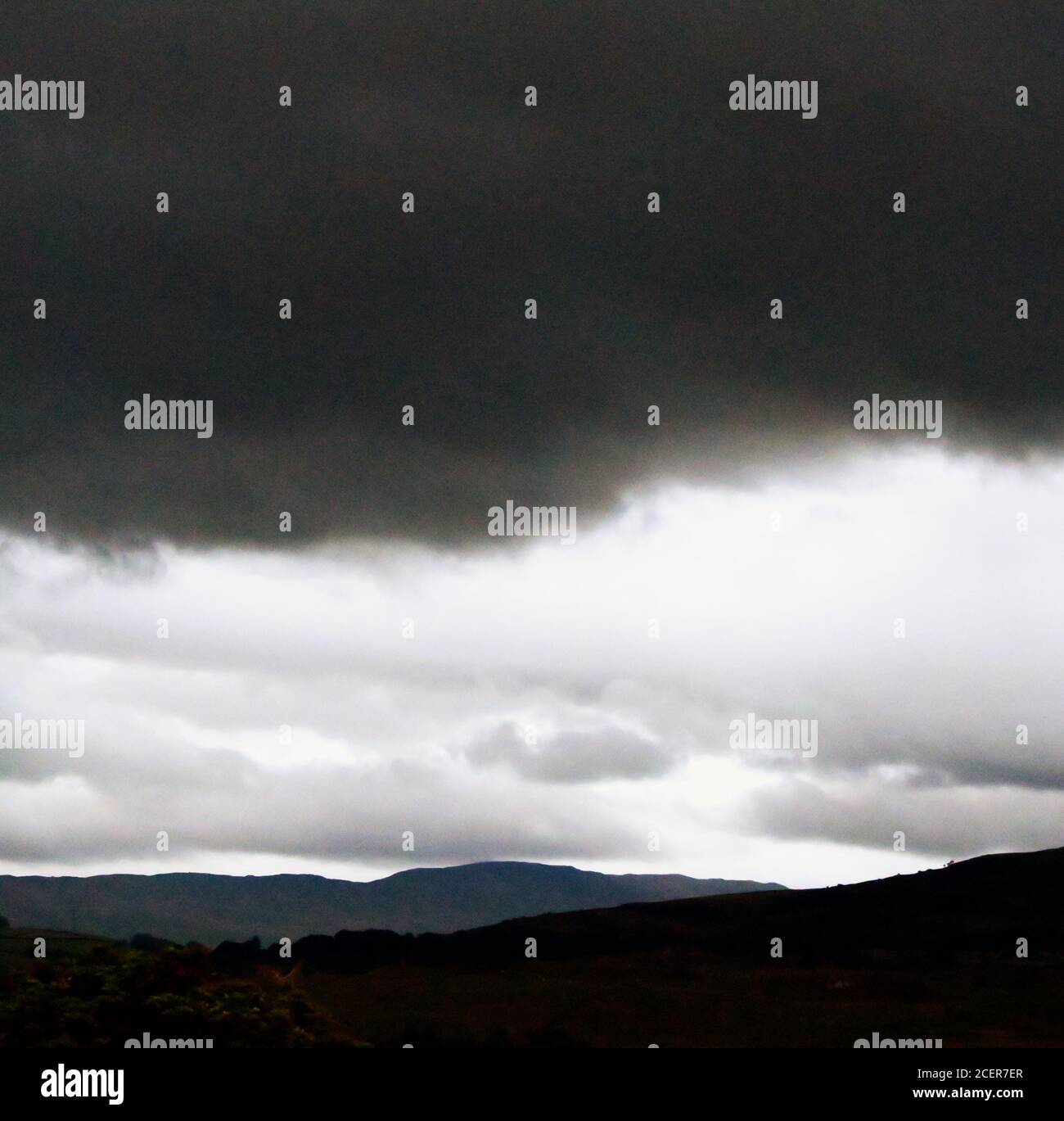 Nuvole tempesta su Greyrigg Forest. Lake District National Park, Cumbria, Inghilterra, Regno Unito, Europa. Foto Stock