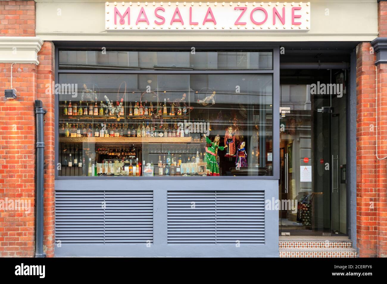 Masala zone, catena di ristoranti indiani e curry house, facciata esterna, Floral Street, Covent Garden, Londra, Inghilterra, Regno Unito Foto Stock