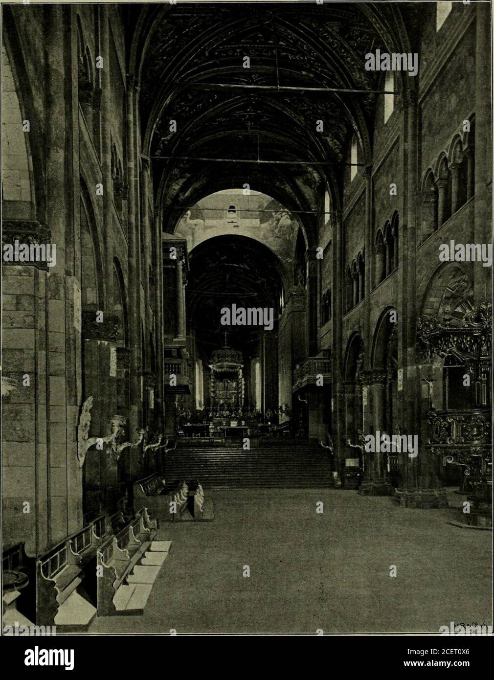 . Antonio Allegri da Correggio, la sua vita, i suoi amici e il suo tempo. CATTEDRALE DI PARMA, gli altari, alcuni affreschi, le offerte di alcuni devoti, adornavano le pareti di alcune cappelle. La parte maggiore del transetto fu decorata; 2 ma il vasto edificio principale, cioè le volte delle tre navate, le pareti della navata, la cupola, 1 UN disegno Correggesque in sanguina nel Louvre, squadrato per l'ingrandimento sembra rappresentare un'Annunciazione. Non corrisponde tuttavia al lunettedescritto, che concorda più strettamente con un disegno nell'Ambrosiana di Milano, come Foto Stock