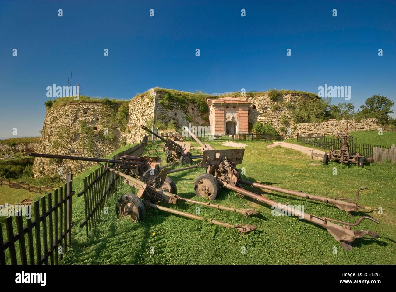 Armi della seconda Guerra Mondiale al bastione della Fortezza di Srebrna Góra, regione della bassa Slesia, Polonia Foto Stock