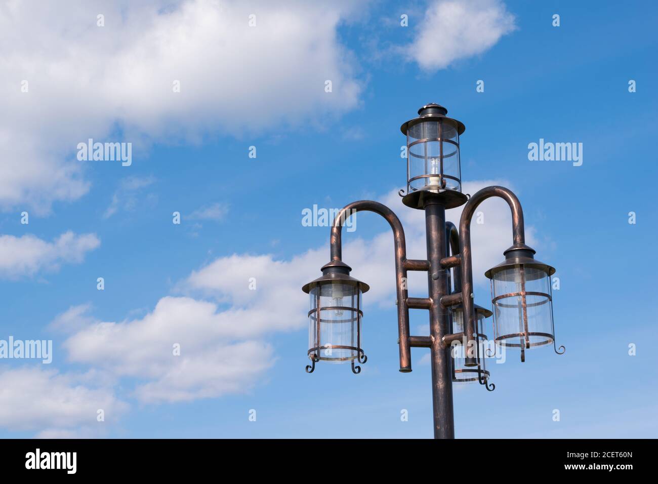 lampada d'epoca con palo esterno Foto Stock