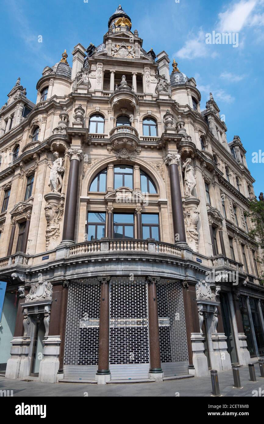 Anversa, Belgio, 16 agosto 2020, edificio storico nel centro della città Foto Stock
