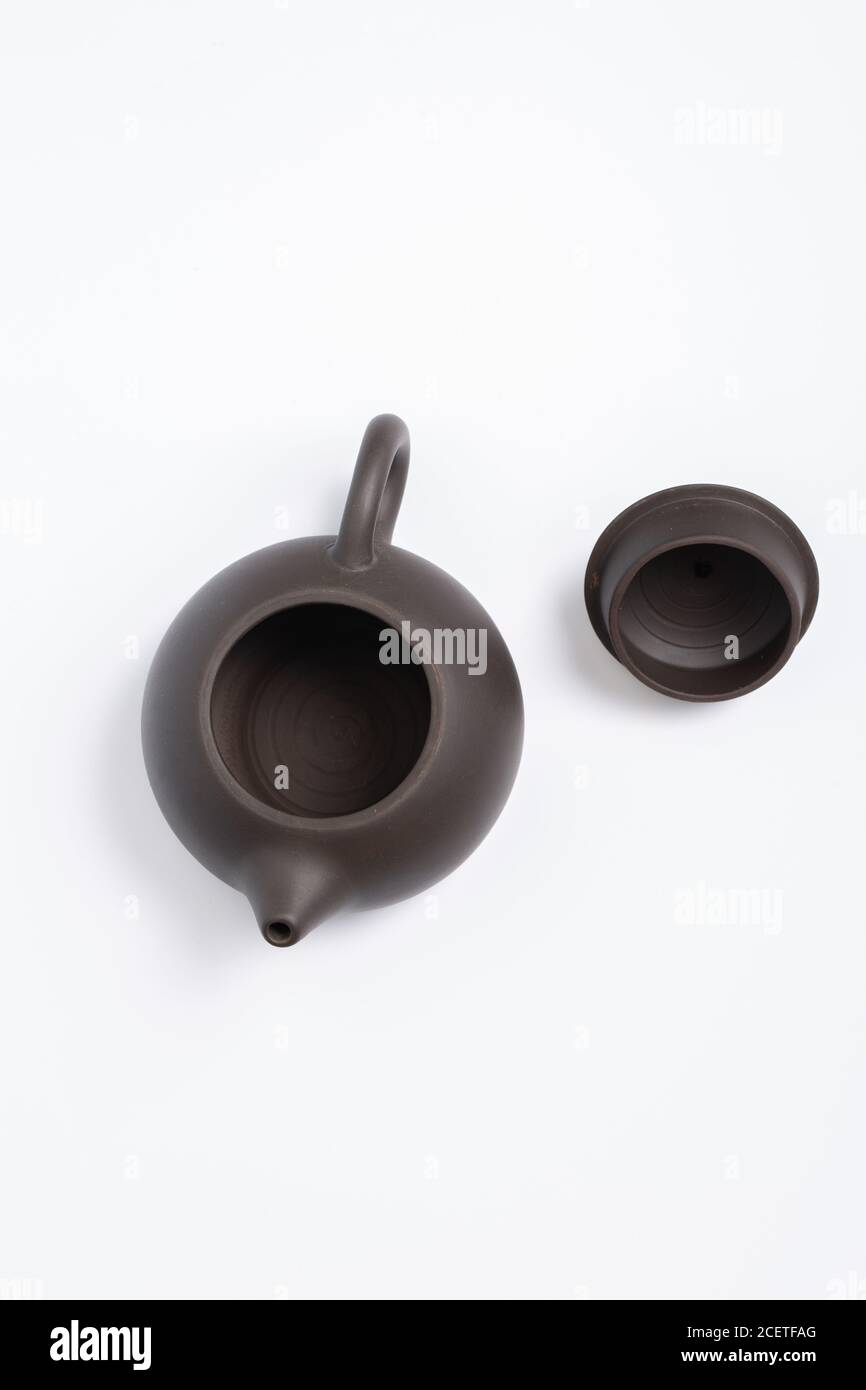 Teiera tradizionale cinese, tazza, set da tè coperto da macchie di tè Foto Stock