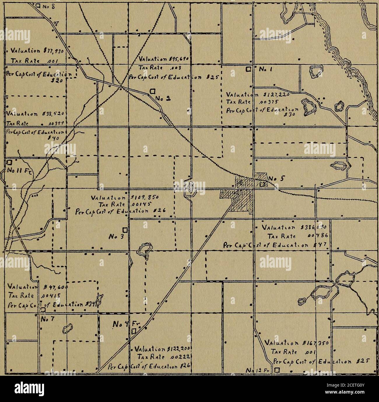 . Due tipi di scuole rurali, con alcuni fatti che mostrano le condizioni economiche e sociali. Linea di sezione. = strada. -i-i-i-i- Ferrovia. H Van Route. D Scuola Casa. db Chiesa. ? Residenza. Appendice 129 Richland Township. Linea di sezione. = strada. -|-|-|-|- Railroad.D School House. Chiesa di ±. Confine di distretto. Residenza. VITA Ernest Burn Ham, nato a Climax, Michigan, ottobre 15,1869. Istruzione elementare nelle scuole rurali di KalamazooCounty, Michigan; istruzione secondaria a Battle Creek, Michi-gan, scuola superiore – laureato nel 1891; istruzione universitaria ad AlbionCollege, tel. B. nel 1896, A.M. nel 1903; ulteriore Foto Stock