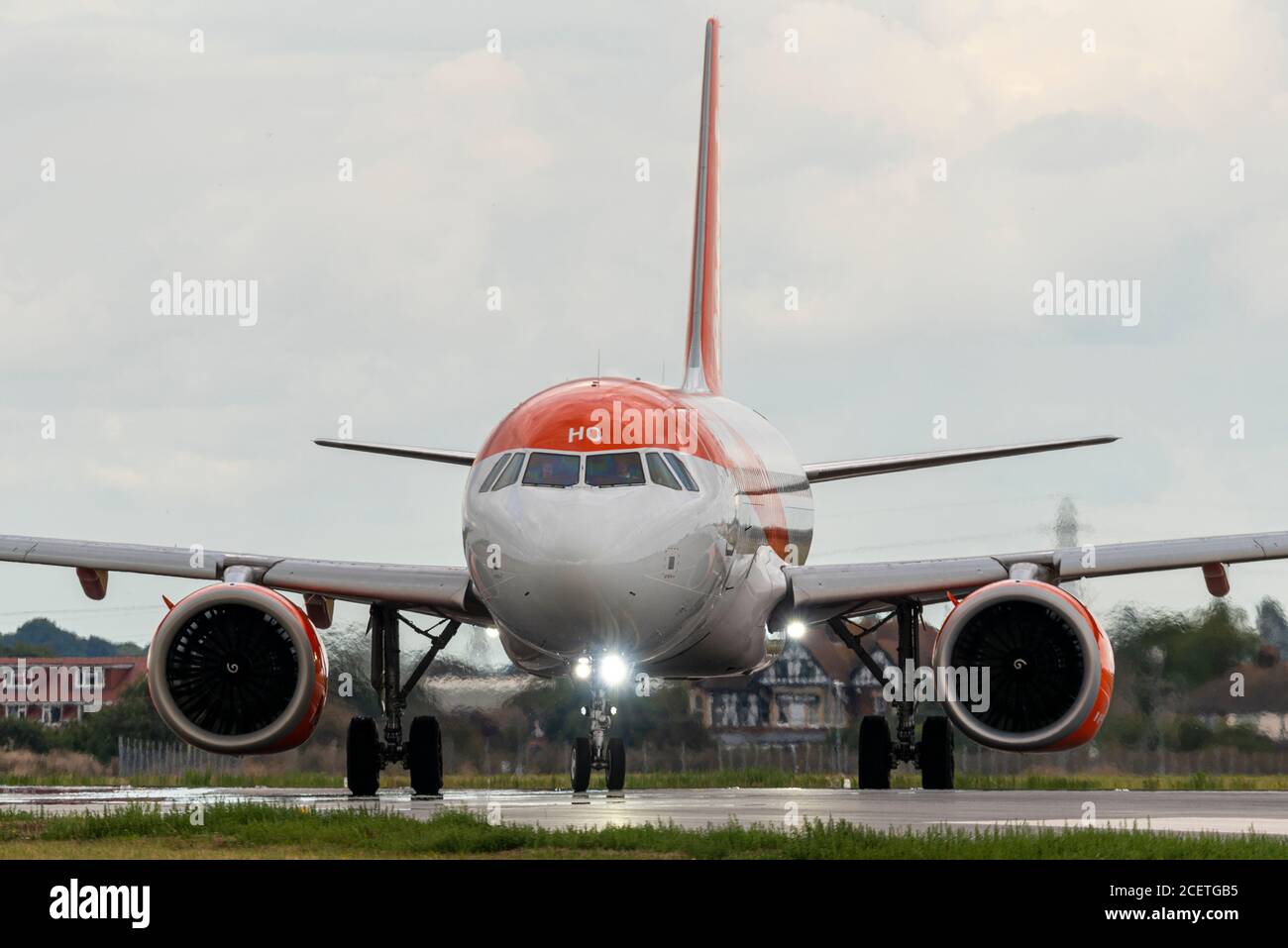 Partenza finale easyJet dall'aeroporto di Londra Southend, Essex, Regno Unito, il giorno in cui la compagnia aerea ha chiuso la sua base. Partenza in taxi per Malaga, Spagna Foto Stock